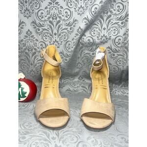 LC Lauren Conrad Nude Suede Block Heels Size 7